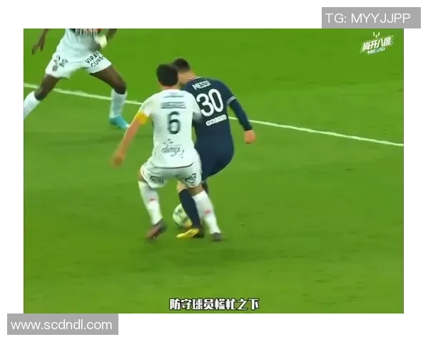 足球明星逆天操作引发热议球场上的惊艳瞬间让人目不暇接